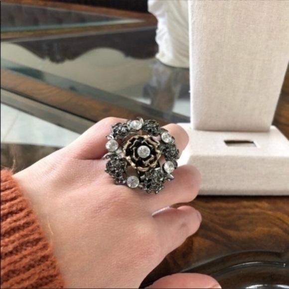 Stretchy Floral Rhinestone Detail Ring -One Size - Picture 2 of 5